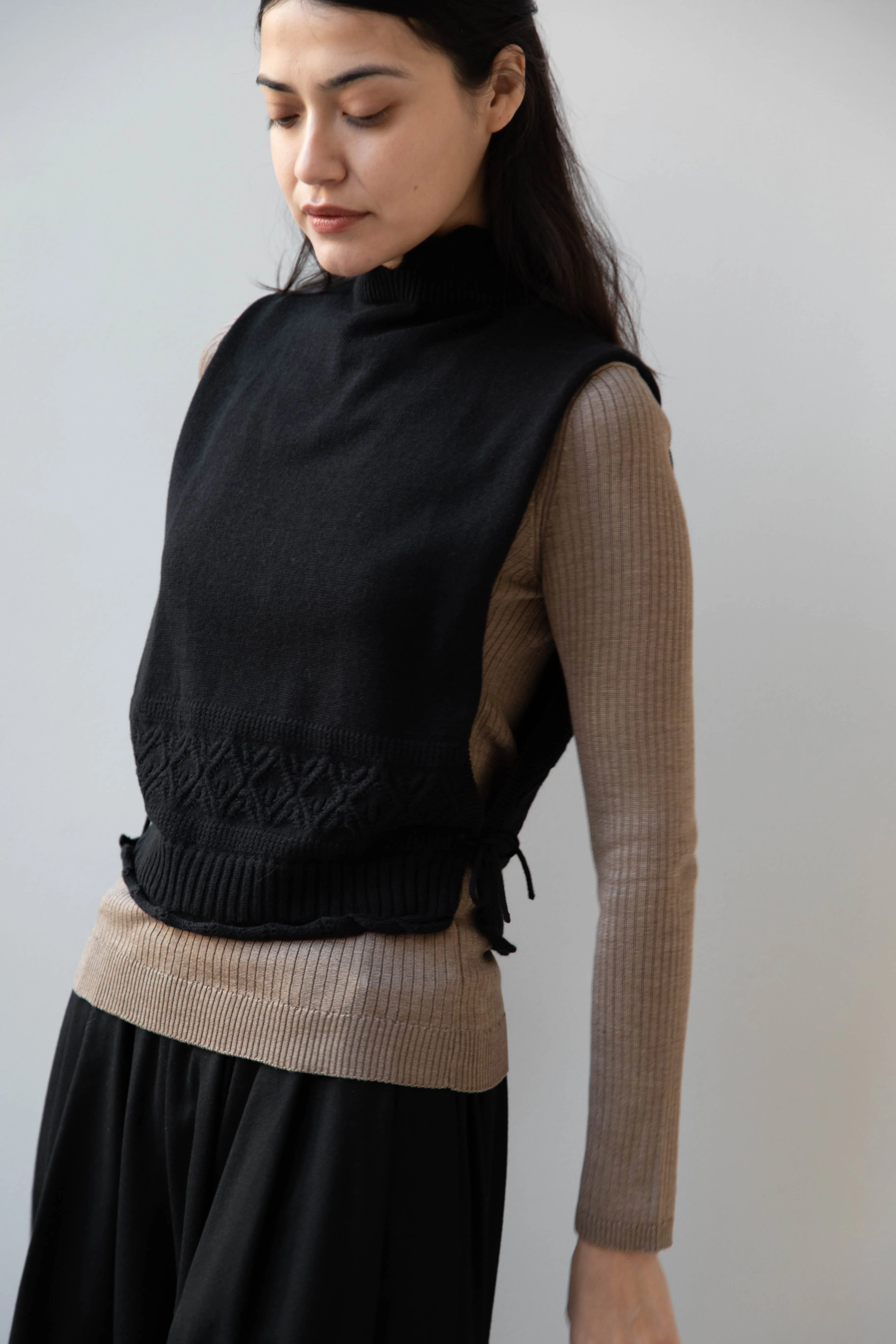 Antipast | Cotton Cashmere Knit Vest in Black